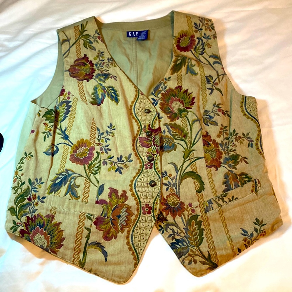 Sz L VINTAGE HEAVYWEIGHT COTTON/TAPESTRY STYLE VESTopen pockets, adjustable back